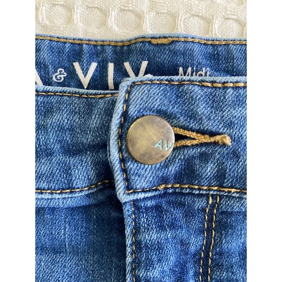Ava & Viv Midi Cut Off Raw Edge Cuff Jean Shorts Sz 20W‎ - Picture 10 of 11